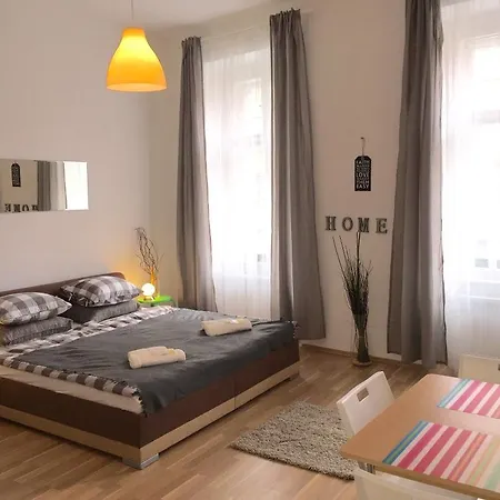 Apartment Lily's - 5 Minutes To Charles Bridge *