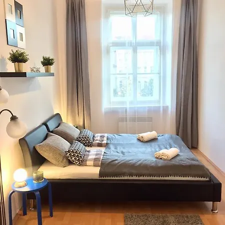 Apartment Lily's - 5 Minutes To Charles Bridge Prague